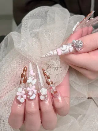 ネイル Maggie Nail🦩のネイルデザイン