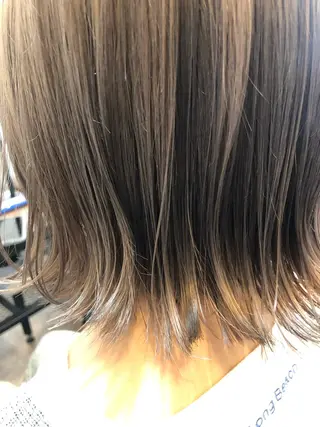 ショート カラー 出雲 莉奈のヘアスタイル