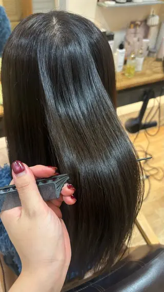 ロング makoto⌇レイヤ ー⌇艶カラー🍒‎のヘアスタイル