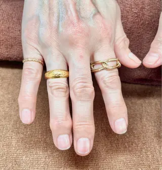 ネイル 自爪とネイルケア専門サロン　プリナチュール所属・吉岡 泉のネイルデザイン