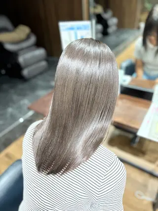 岸田 麻友香のヘアスタイル