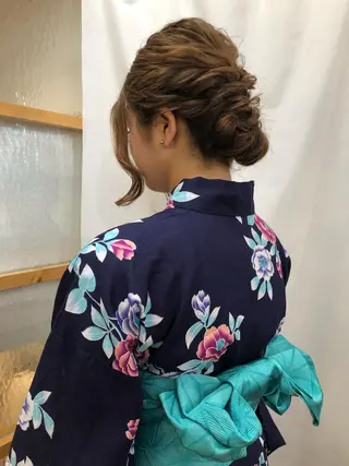 ロング ヘアアレンジ 女性に人気♪ はやしほのかのヘアスタイル