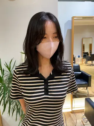 ミディアム 大橋 芽衣のヘアスタイル