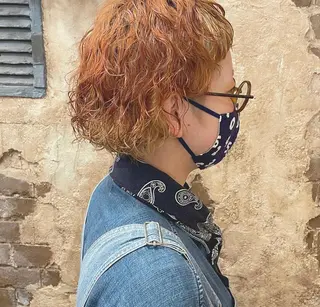 ショート カラー パーマ ブリーチ、パーマ 西部笑のヘアスタイル