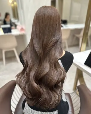ロング shion 透明感カラーのヘアスタイル