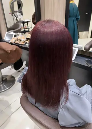 ミディアム 安坂 雪音のヘアスタイル