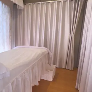 肌診断×本格肌管理 ※女性限定受付のエステ・リラクイメージ