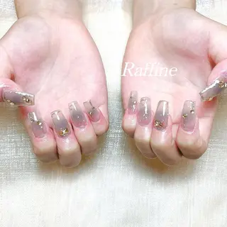 ネイル RAFFINE 月🦋🩵のネイルデザイン