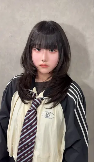 ミディアム REDEAL ope. 大宮所属・がわ/レイヤー /中顔面短縮カットのヘアスタイル