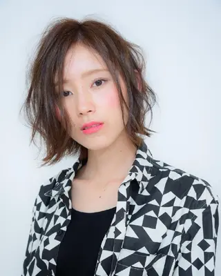 ミディアム ジャスミン　PETZ所属・ショート＆ボブ ヒロシのヘアスタイル