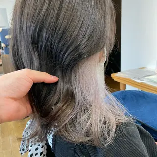 セミロング ブリーチ毛矯正.髪質 改善.髪にドラマをのヘアスタイル