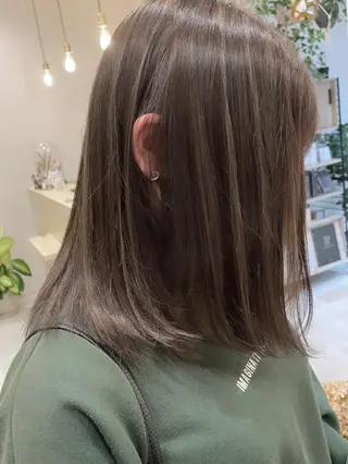 ミディアム VERBENA所属・ハイライト／艶カラー 大河シンジのヘアスタイル