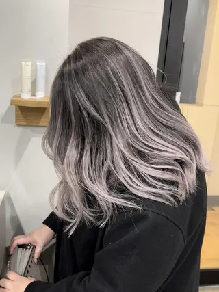 セミロング カラー ✨【公式】 juhl.横浜✨のヘアスタイル