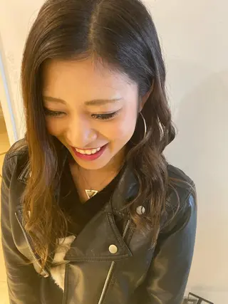 セミロング カラー La  SHE's 天王寺店所属・マルヤマ リナのマツエク・マツパデザイン