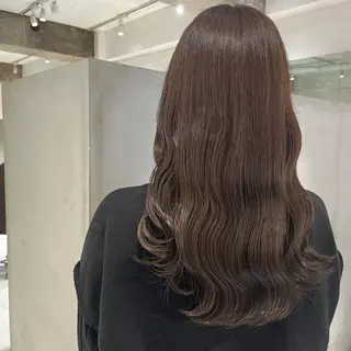 ロング カラー カジュアルを女っぽく 𝗮𝘆𝗮𝗰𝗼のヘアスタイル