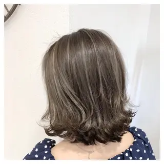 ミディアム カラー biscohair 髪にドラマを。のヘアスタイル