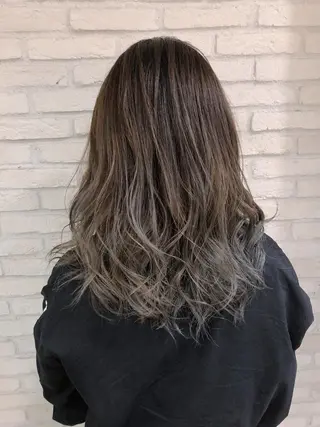 セミロング カラー HAUS 片山みほのヘアスタイル