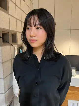 ミディアム 松本 夏海のヘアスタイル