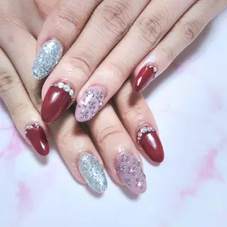ネイル エステとネイル ローズコンフォートのネイルデザイン