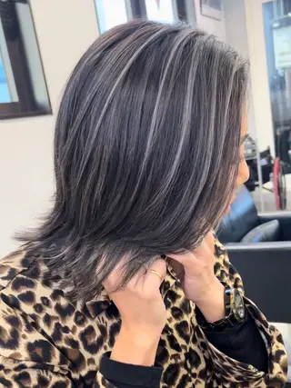 ミディアム カラー RYOSUKE ハイトーンのヘアスタイル