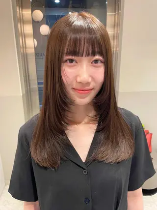 セミロング カラー ヘアアレンジ satsuki 暖色・ブラウンカラーのヘアスタイル