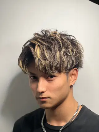 ミディアム カラー ヘアアレンジ メンズ プレミアムバーバー新宿店所属・⚡️メンズ特化⚡️ 倉林 隼大のヘアスタイル