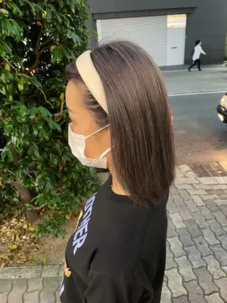 ミディアム カラー akane .のヘアスタイル