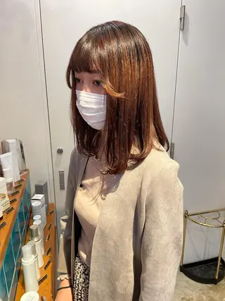 ミディアム カラー MIOベージュカラー 柔らかいカラーのヘアスタイル