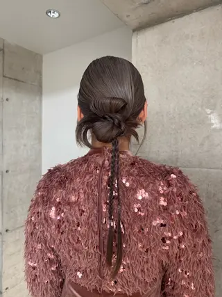 セミロング ヘアアレンジ MIES amane(アマネ)のヘアスタイル