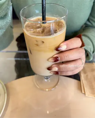 ネイル Teasiameme 宮本のネイルデザイン