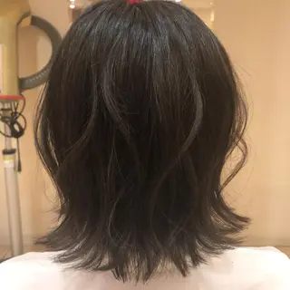 ミディアム 斎藤 彩香のヘアスタイル