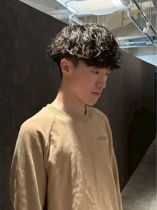 ショート パーマ メンズ 金山駅前/メンズ パーマ/真柄 恒輝のヘアスタイル