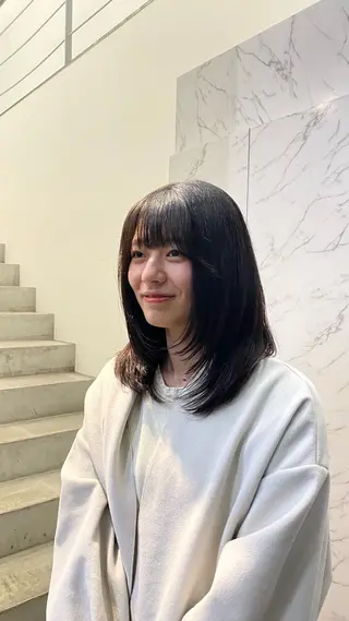 セミロング マツザキ マナトのヘアスタイル