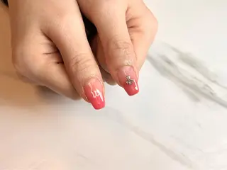 ロング ネイリスト シンのネイルデザイン