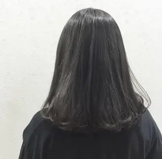 ミディアム カラー 岩田 萌那のヘアスタイル
