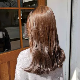 セミロング カラー あずま みゆのヘアスタイル