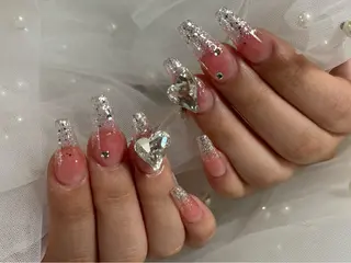 ミディアム 🎀韓国ネイル/ キラキラネイル専門店のネイルデザイン
