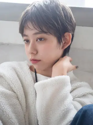 ショート nuu所属・💜ショート💜 ウルフ、ボブ二色亜美のヘアスタイル