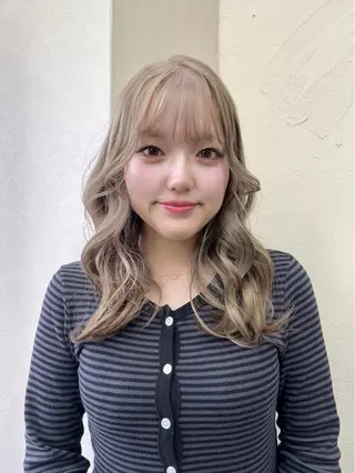 カラー ヒビキ/モテ×愛され /ブリーチ特化のヘアスタイル