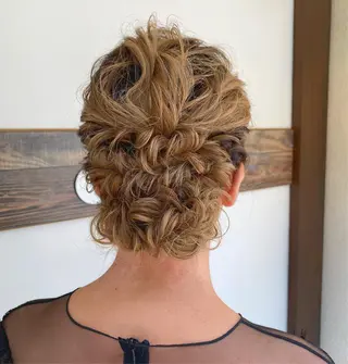 ヘアアレンジ 透明感カラー・ 髪質改善🩵イケダのヘアスタイル