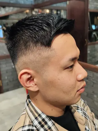 メンズ ショート FourCornersCutShop3/cent栄フェード刈り上げメンズ専門所属・フェード/パーマ☀ 安部佑希のヘアスタイル