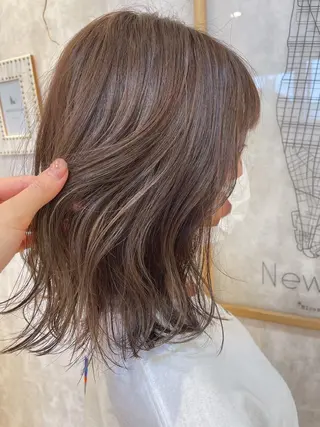 カラー ヘアーサロングラッド所属・三村 桜生のヘアスタイル