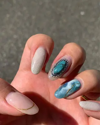 ネイル 大崎 奈々のネイルデザイン