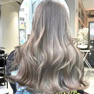 セミロング カラー ヘアアレンジ 🌹TikTok４万 ﾌｫﾛﾜｰ🌹AKIのヘアスタイル