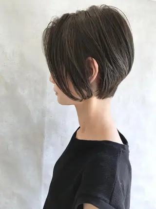 ショート カラー MOU namba ムウナンバのヘアスタイル