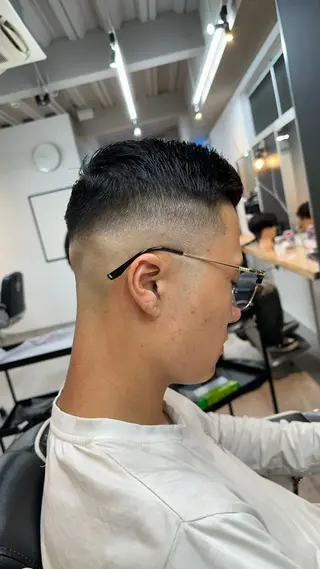 メンズ 律喜/パーマ /メンズ/フェードのヘアスタイル