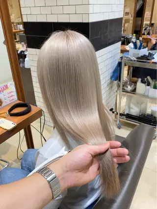 ロング カラー CIERA.南船場所属・yuna🧡/心斎橋 ハイトーン/ブリーチのヘアスタイル