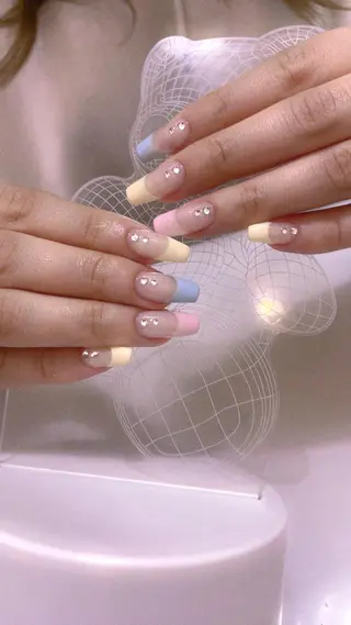 ネイル AngelChris ビューティーサロンのネイルデザイン