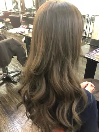 ロング 川野 賢のヘアスタイル