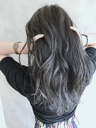 セミロング カラー _WHITE 難波本店のヘアスタイル